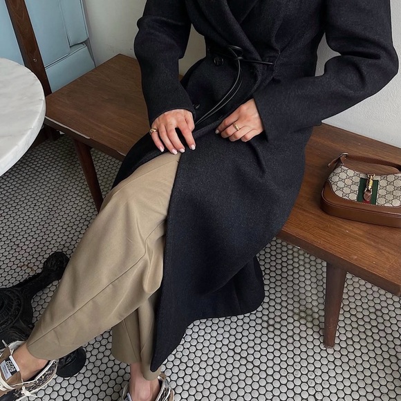 Lvir coat perf cond - Picture 1 of 3